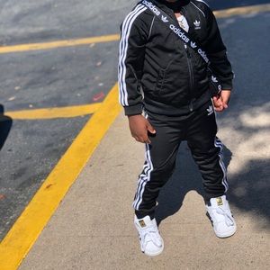 Black adidas tracksuit 3T